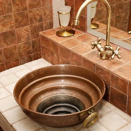 シャレー Dimitra's *